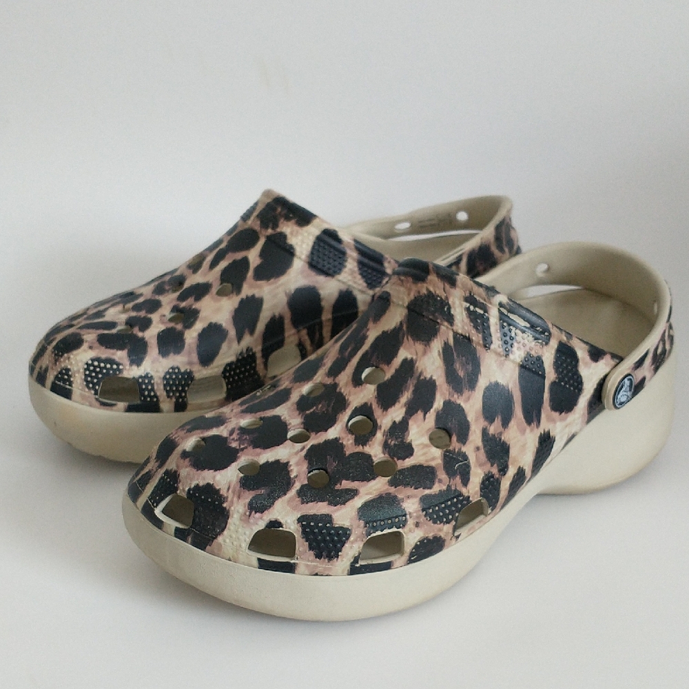 CROCS Platform Animal Print Comfort Clogs - Picture 2 of 12